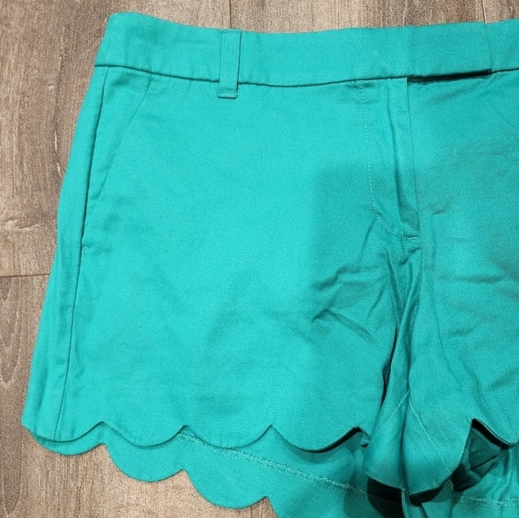Vibrant Turquoise High Waist Shorts with Scalloped Hem - Picture 3 of 4
